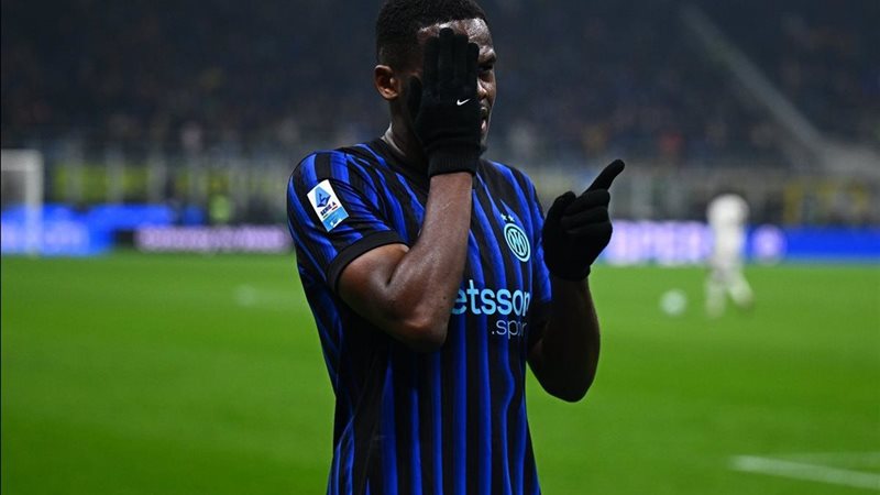 أنجي يوان بوني مهاجم