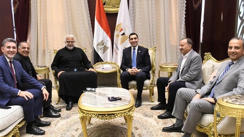 وزير الرياضة مع وادي