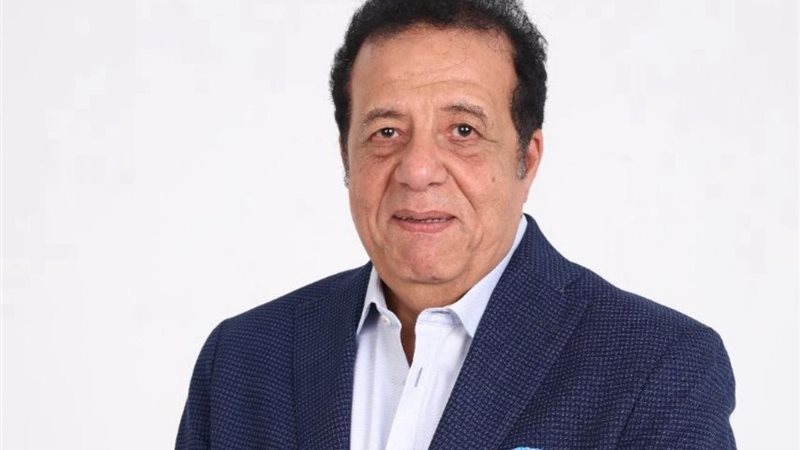 الدكتور عاطف عبد