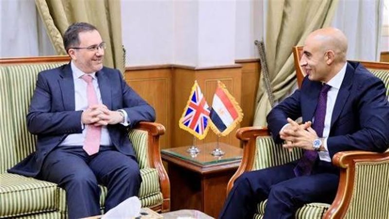 وزير التعليم والسفير