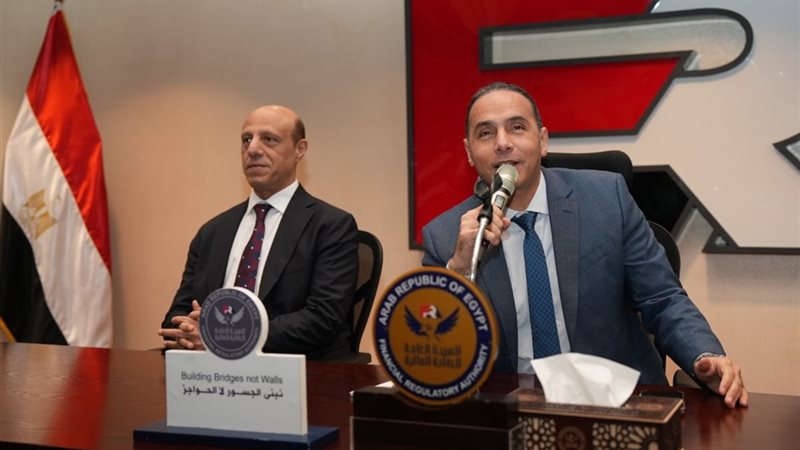 الدكتور اسلام عزام