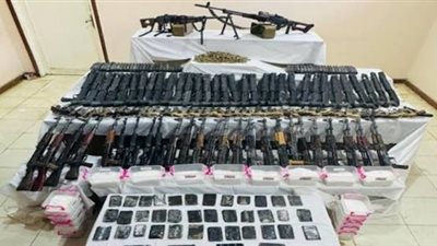 الداخلية توجه ضربة قوية لـ مافيا المخدرات بسوهاج وتضبط 161 قطعة سلاح 