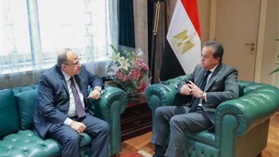 وزير الصحة يبحث مع رئيس هيئة الدواء توافر الأدوية والمستلزمات وملفات التتبع والتوطين