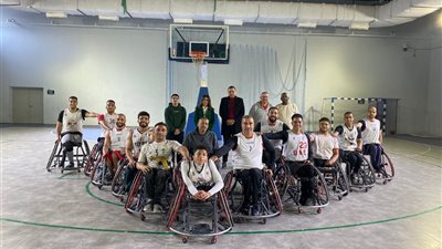 مي زين الدين تزور معسكر منتخب سلة الكراسي المتحركة لدعم اللاعبين 