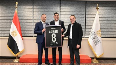 وزير الرياضة يلتقي رئيس استادات لتعزيز المشروعات الرياضية والشبابية