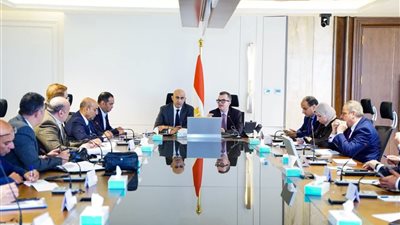 «رستم» و«عبد اللطيف» يناقشان الخطة الاستثمارية لتطوير منظومة التعليم