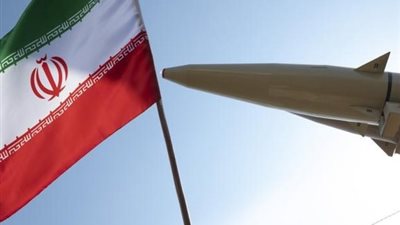 سماء تل أبيب تحت النار: صواريخ عنقودية من طهران تضرب العمق الإسرائيلي