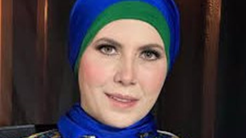 الإعلامية نيفين منصور