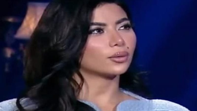 كارولين عزمي 