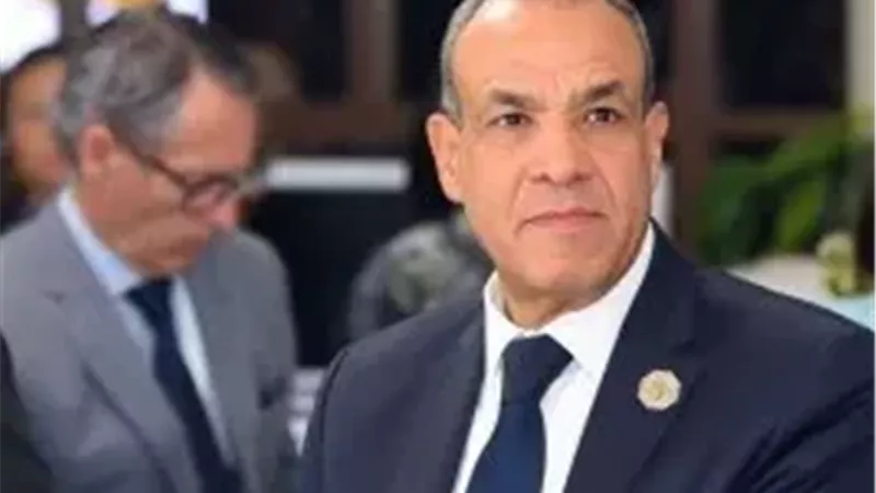 وزير الخارجية الدكتور