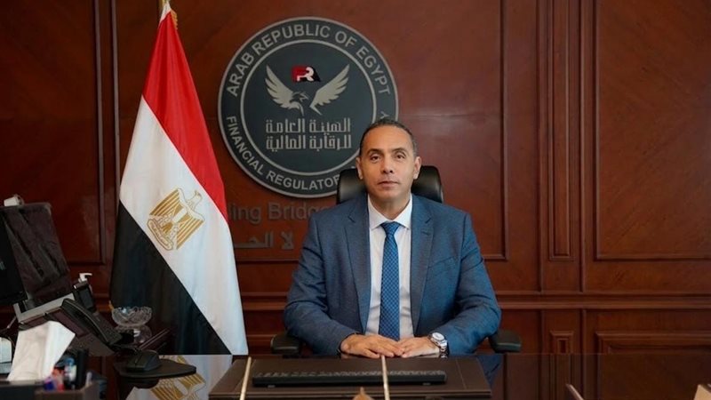 الدكتور اسلام عزام