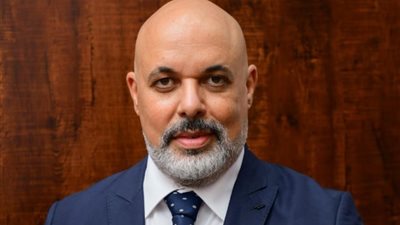 شعبة الذهب: المعدن النفيس يتراجع عالميًا رغم التوترات الجيوسياسية