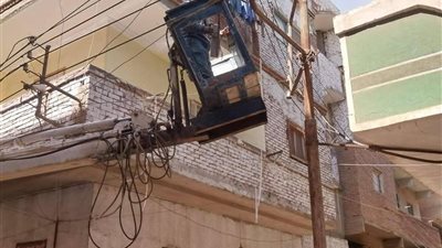 محافظ الغربية يتابع أعمال صيانة أعمدة الإنارة خلال عيد الفطر