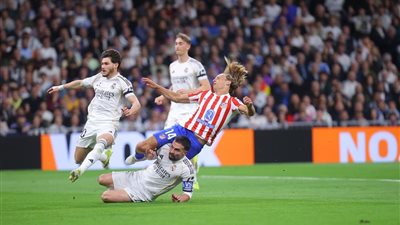 أتلتيكو مدريد يسخر من التحكيم الإسباني بسبب مباراة ريال مدريد