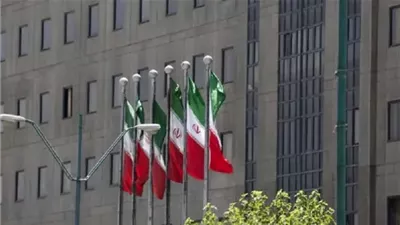 إيران تلوّح بإغلاق مضيق هرمز ردا على أي تحرك عسكري أمريكي