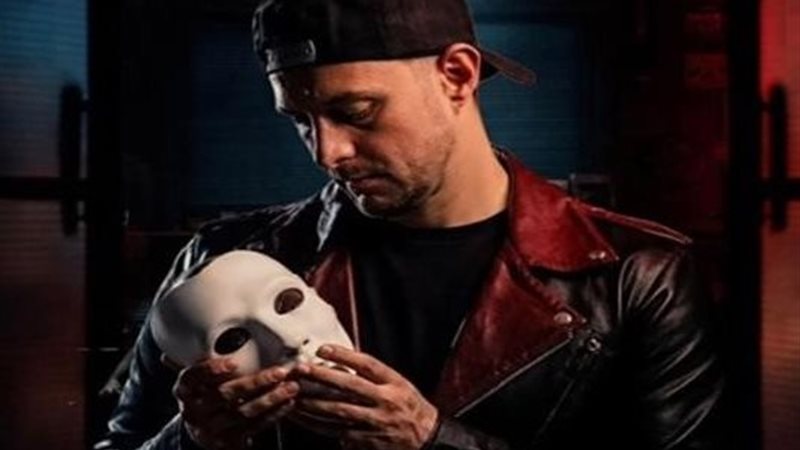  أحمد السبكي يفتح النار بعد سحب «سفاح التجمع»