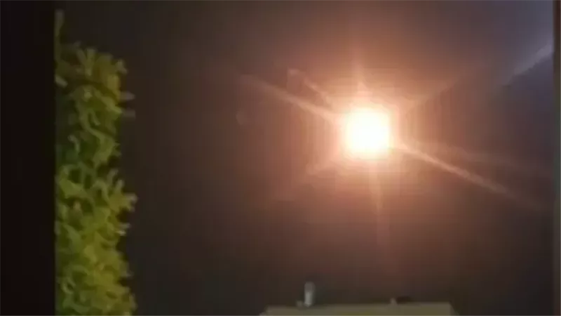 لحظة قصف إيراني لمنطقة