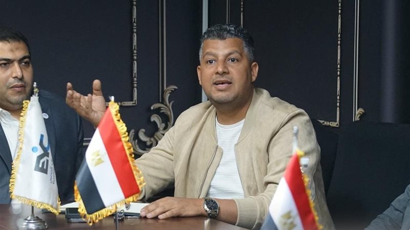 الشباب المصري يشيد