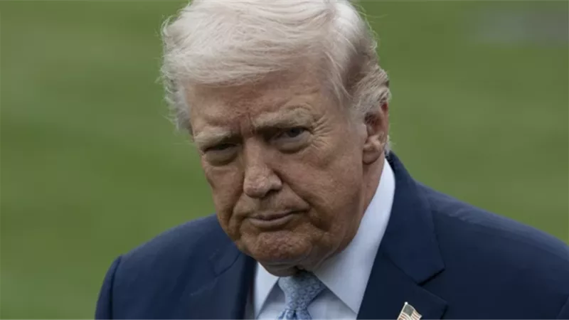 الرئيس الأمريكي دونالد