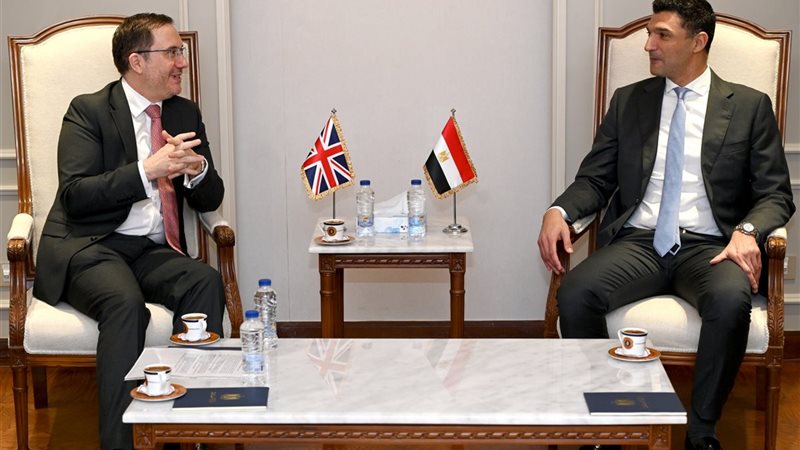 لقاء وزير الصناعة