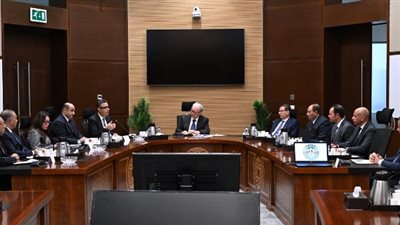 الحكومة تتابع توفير السلع الأساسية للمواطنين وسط تداعيات الأزمة العالمية