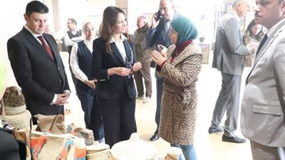 نائب المحافظ تفتتح معرض الحرف اليدوية والتراثية بالأهرامات بمشاركة ٤٠ عارضًا