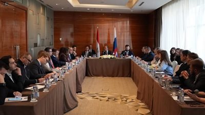 وزير الخارجية يلتقي ممثلي كبرى الشركات الروسية بمشاركة نائب وزير الصناعة والتجارة