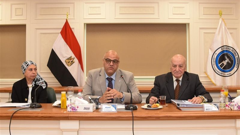 جانب من اجتماع مجلس أمناء جامعة الإسكندرية الأهلية 