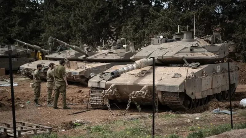 قوات إسرائيلية تتمركز بالقرب من الحدود مع لبنان