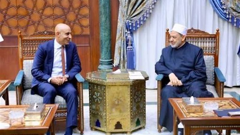 وزير التعليم وشيخ