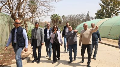 وزيرة التنمية المحلية والبيئة تتفقد المشتل المركزي للوزارة بالقاهرة الجديدة