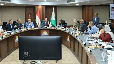 محافظ الجيزة يعقد اللقاء الدوري مع المواطنين ويوجّه بسرعة فحص الشكاوى 