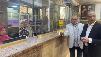 محافظ الجيزة يتفقد المركز التكنولوجي بحي العمرانية لمتابعة إنجاز معاملات المواطنين 
