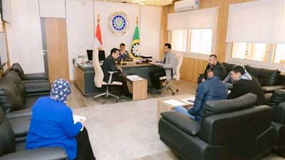 نائب محافظ الدقهلية.. يترأس اجتماعًا موسعًا لتطوير صرف «15 مايو» بجمصة