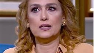 سيمون تكشف باكية سبب وفاة والدها: تسمم بعد تناول الفسيخ