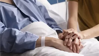 التبرعات لعلاج الأمراض النادرة تشعل الجدل.. والتضامن توضح الشروط