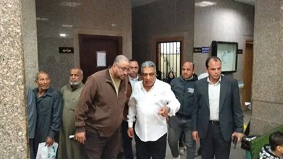 محافظ الدقهلية يتفقد عيادة ميت غمر للتأمين الصحي.. ويوجه باستحداث لجنة لأمراض القلب