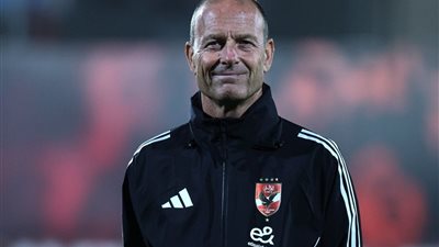 توروب يُعلن تشكيل الأهلي الرسمي أمام سموحة في الدوري