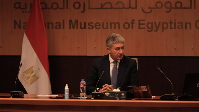  شريف فتحي، وزير