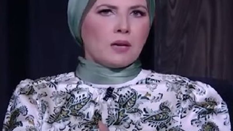 الإعلامية نيفين منصور