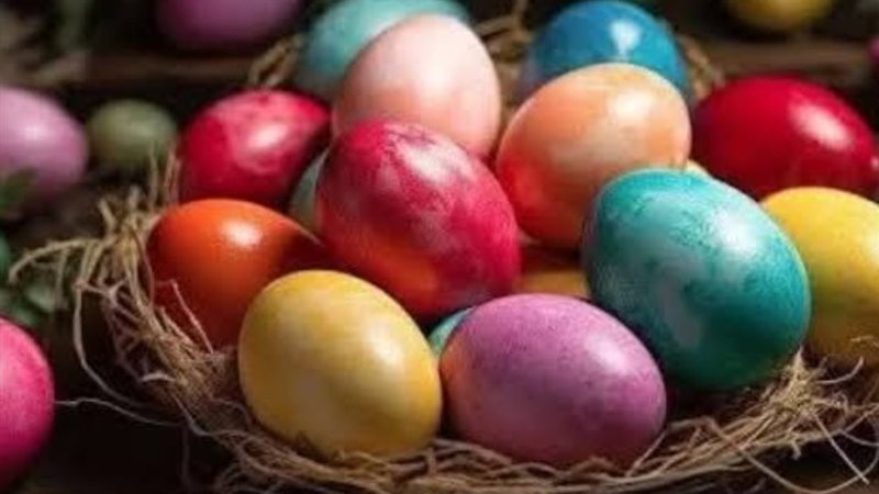 البيض الملون