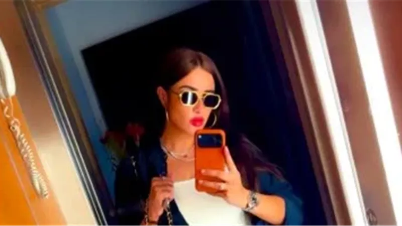 ياسمين عبد العزيز 