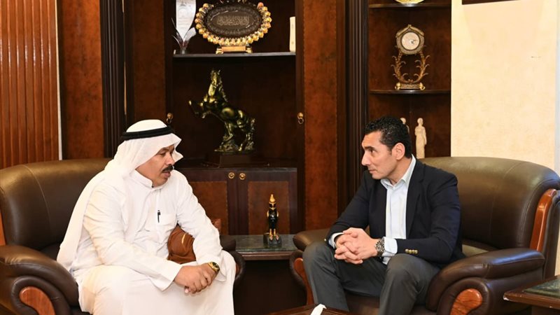 وزير الرياضة يلتقي