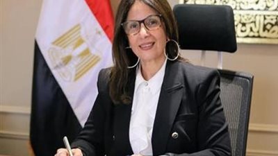 وزيرة الثقافة تبحث مع نظيرتها الفرنسية تعزيز التعاون الثقافي 
