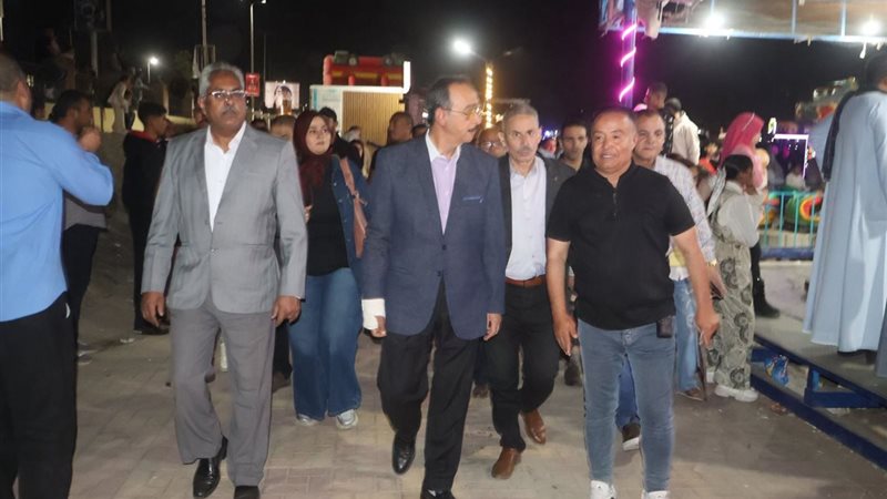 جانب من جولة المحافظ