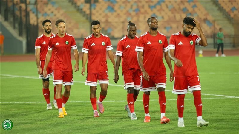 الفريق الأول لكرة القدم بنادي مودرن سبورت