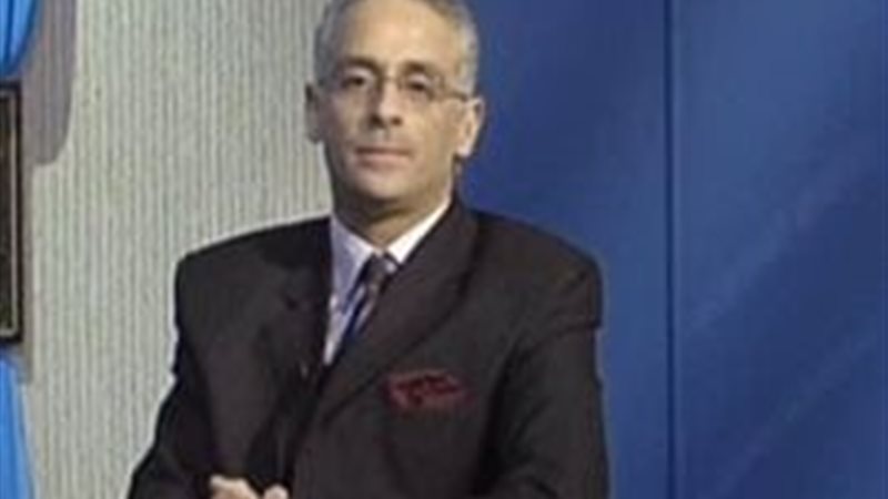 الدكتور رؤوف رشدي أستاذ النساء والتوليد وخبير العقم والحقن ا