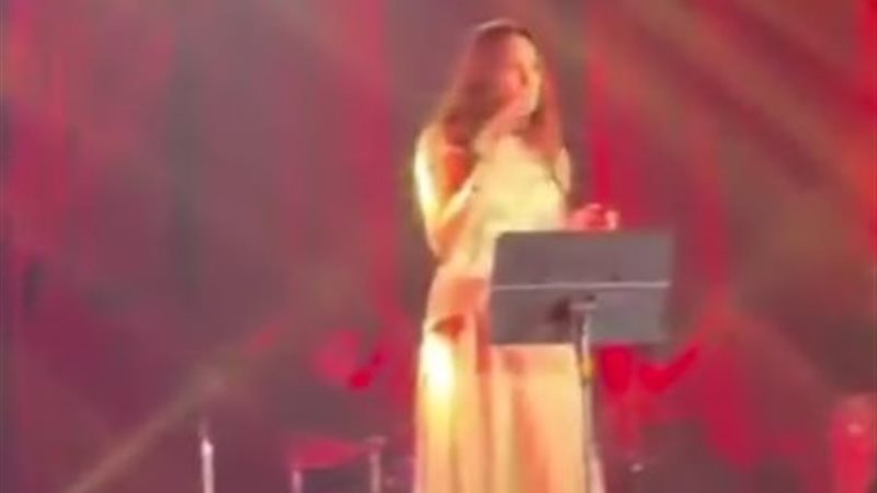  الفنانة آمال ماهر