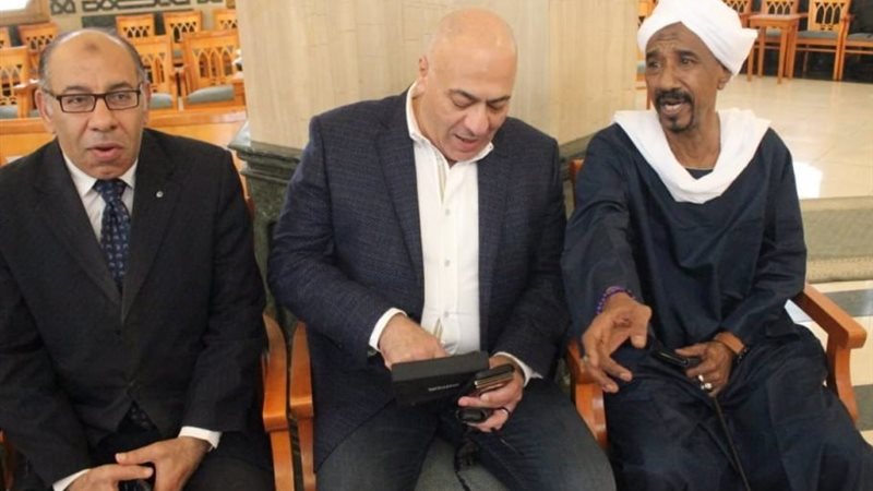 نجوم المجتمع يحتفون