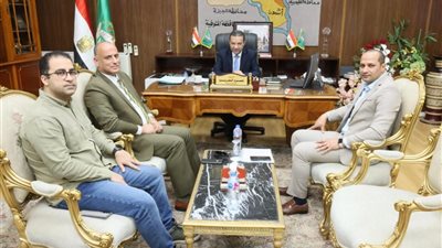 محافظ المنوفية يناقش الموقف التنفيذي لتعزيز البنية التحتية لقطاع الاتصالات بنطاق المحافظة 